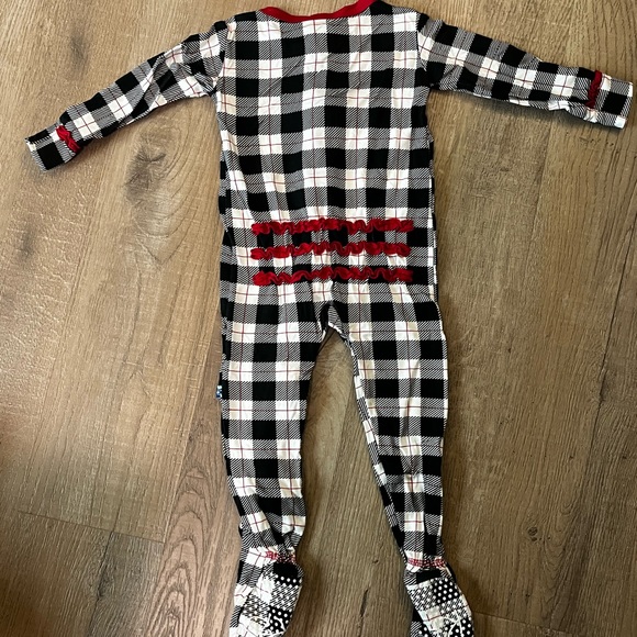 KicKee Pants 9-12M plaid onesie with foot grips - Picture 4 of 5